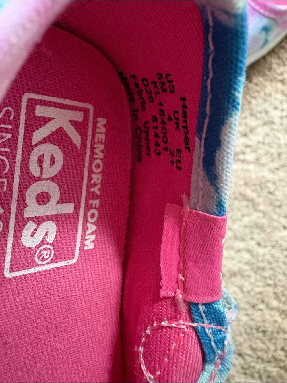 Keds colorful tie