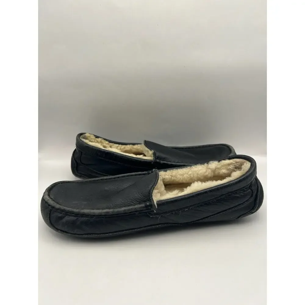UGG ascot black