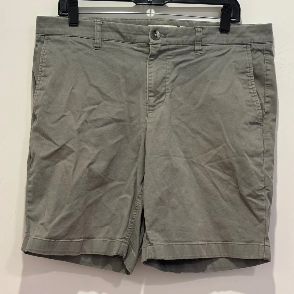 Hawker Rye Mens Chino Shorts Olive Green Gray 34 x 9 Flat‎ Front Cotton Twill