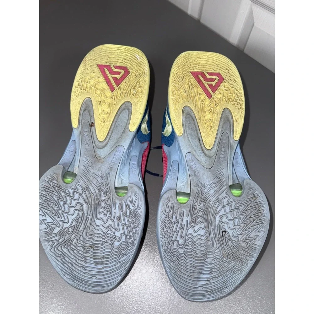 Nike product pair