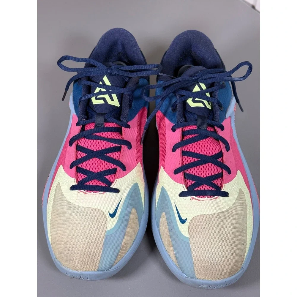 Nike product pair
