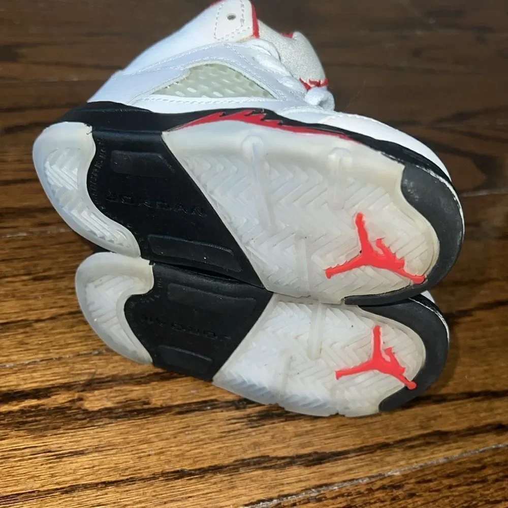 JORDAN 5 RETRO FIRE RED SILVER TONGUE 5C