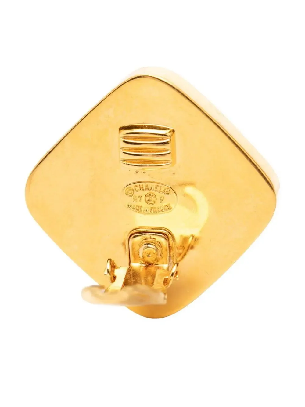 CHANEL elevate your