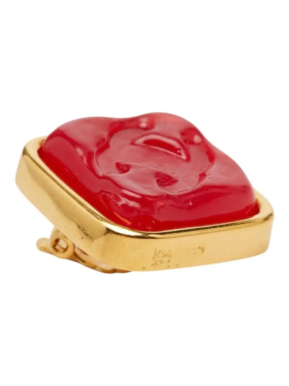 CHANEL elevate your