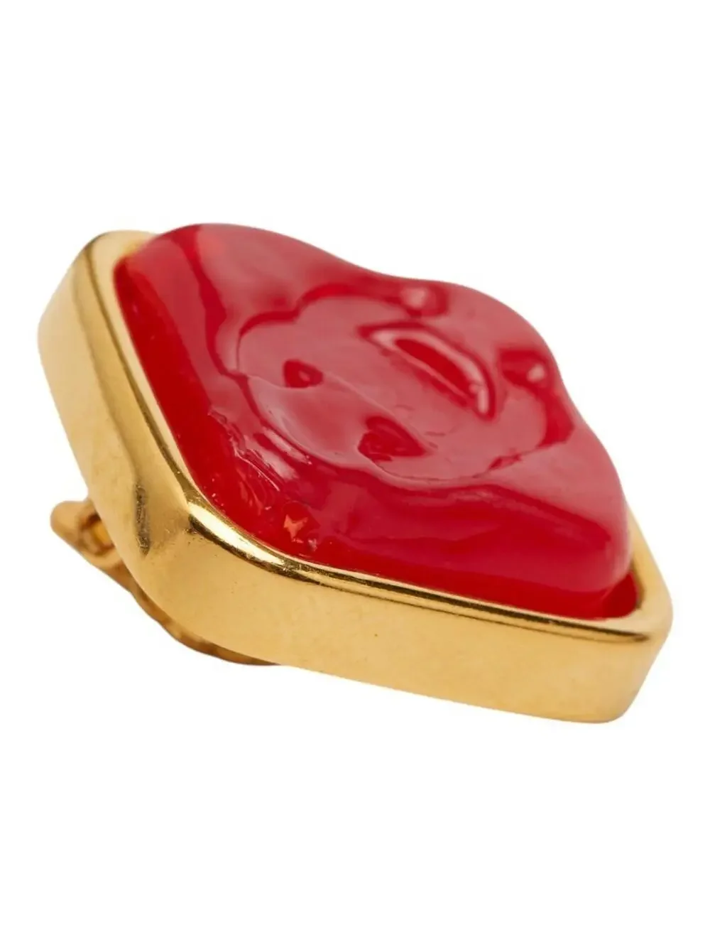 CHANEL elevate your