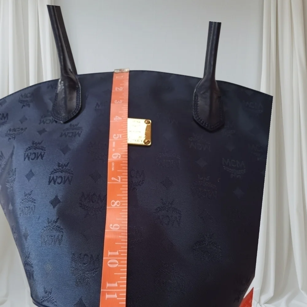 MCM authentic viesto