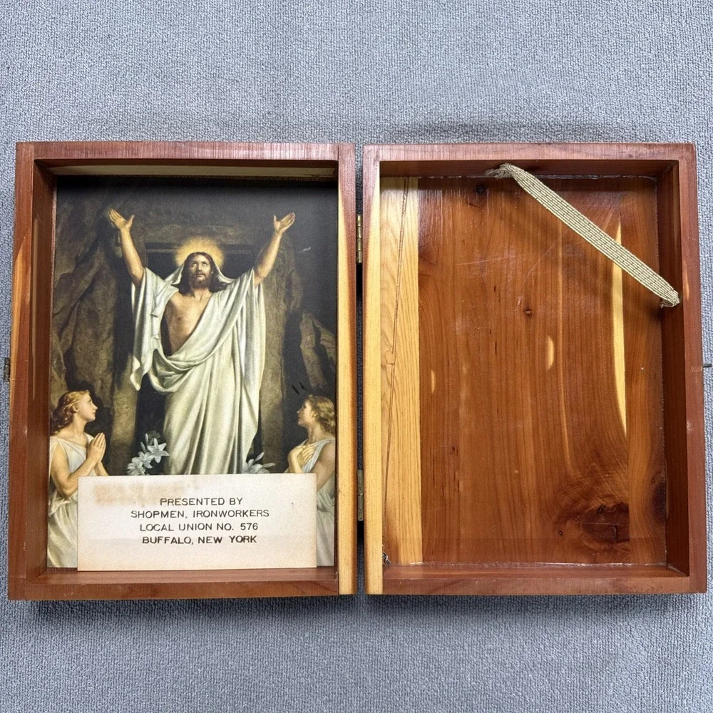 VTG 1976 Memorial Bible Carpenters Union Cedar Wood Case Local No 576 Buffalo NY