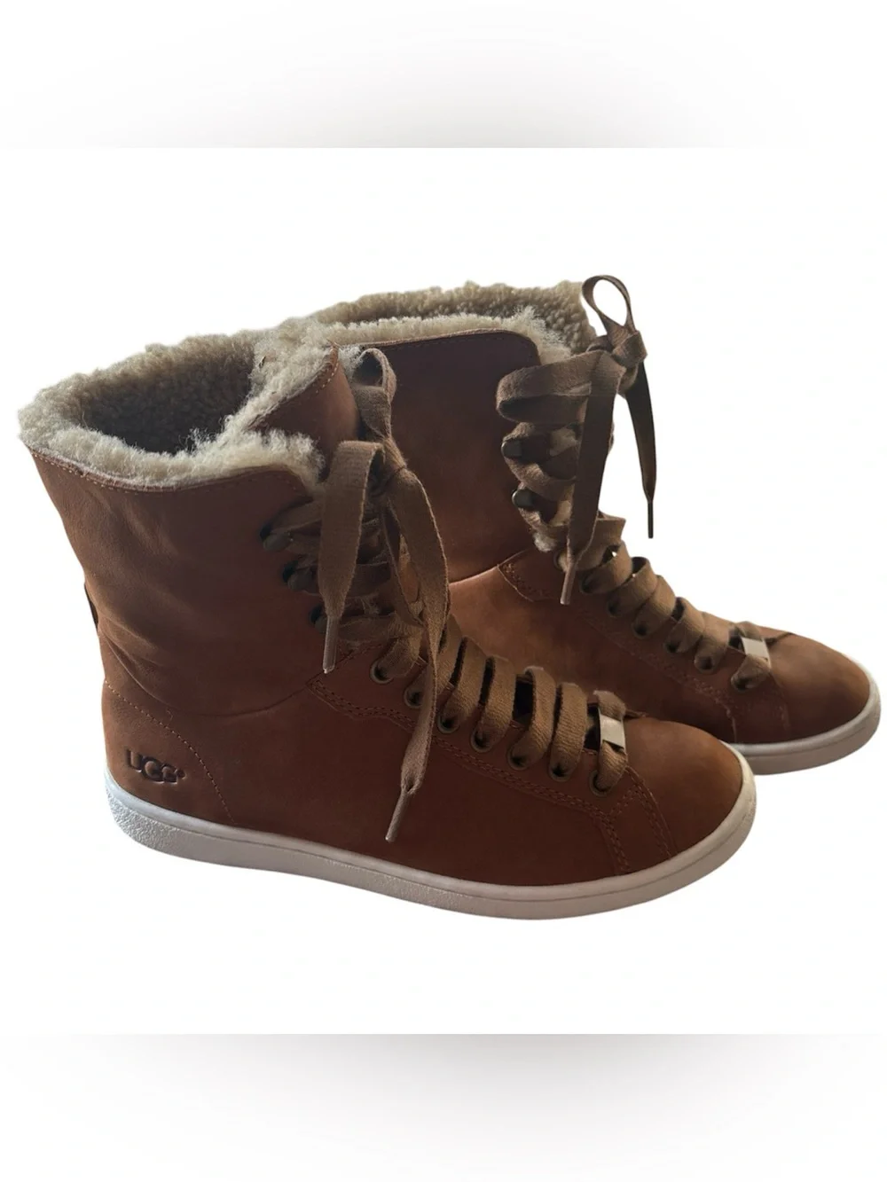 UGG fall pair cushioned