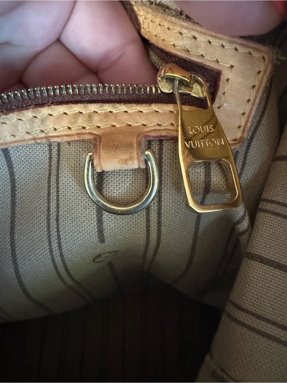 Louis Vuitton rich has size