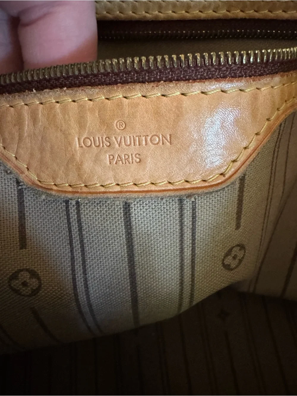 Louis Vuitton shoulder vuitton authentic