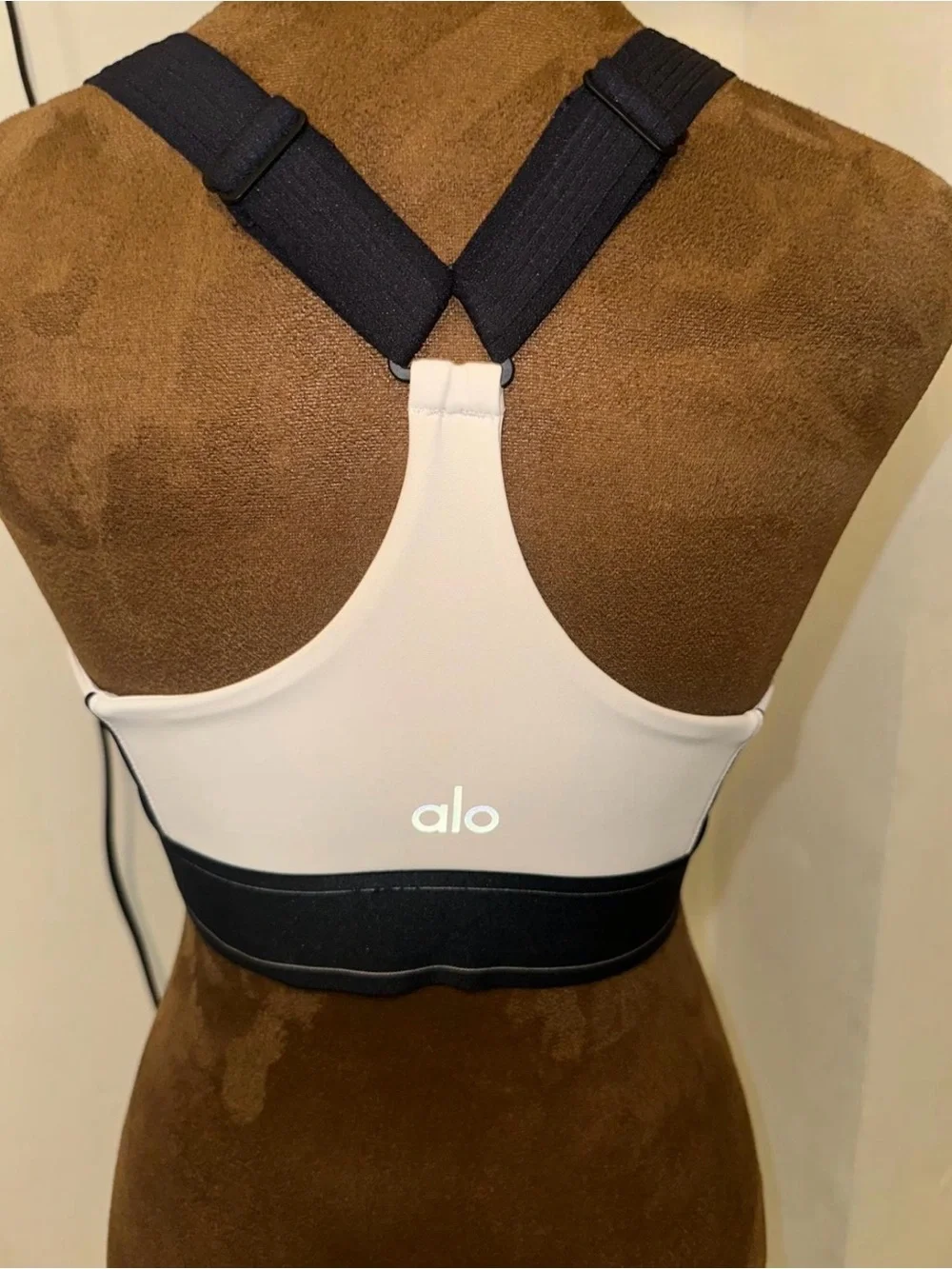 ALO Yoga matching two