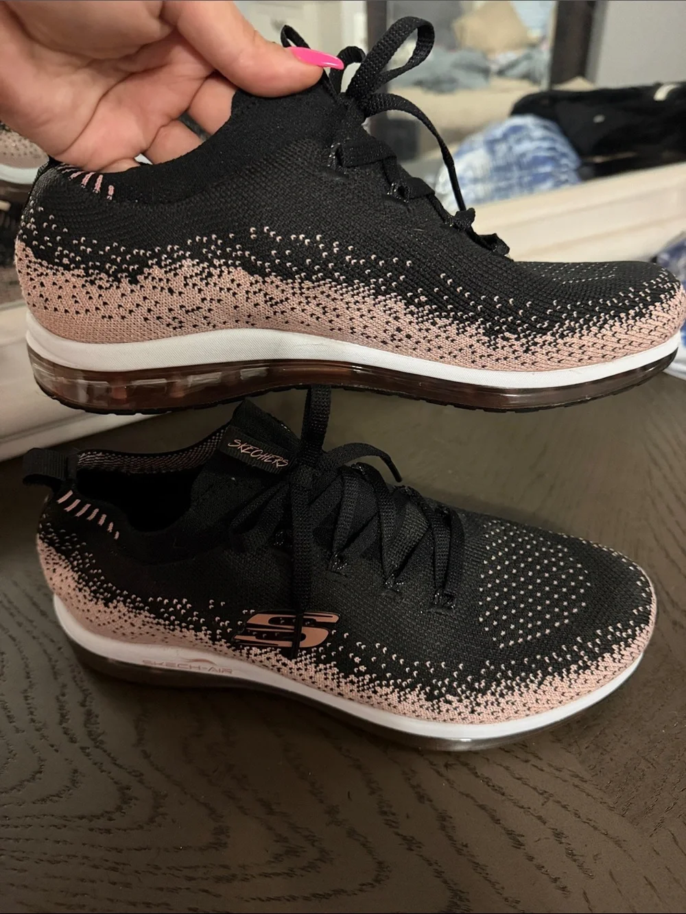 Skechers Black & Pink Gradient Athletic Sneakers