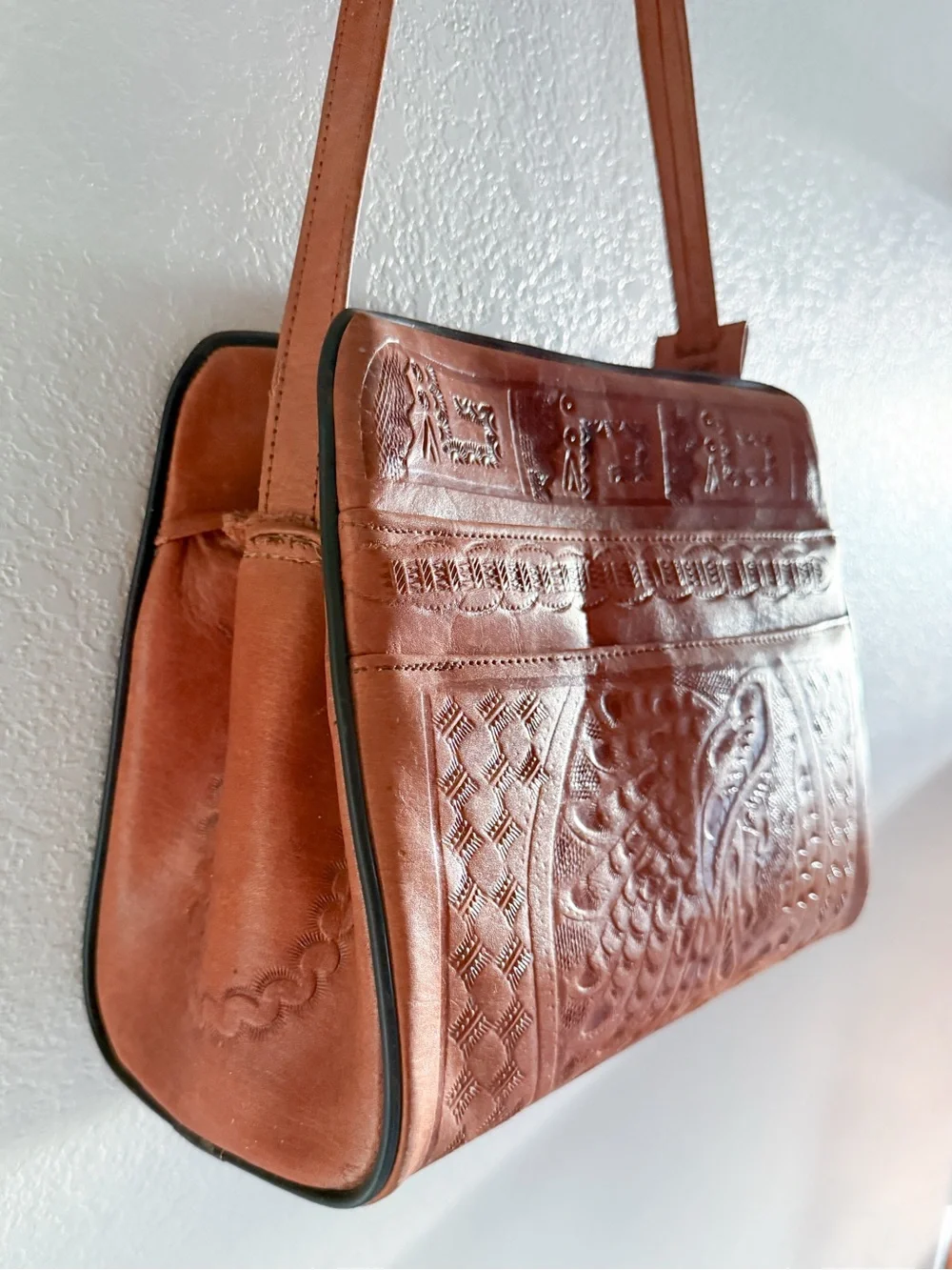 Vintage 1970’s Mexican Leather Embossed Crossbody Bag