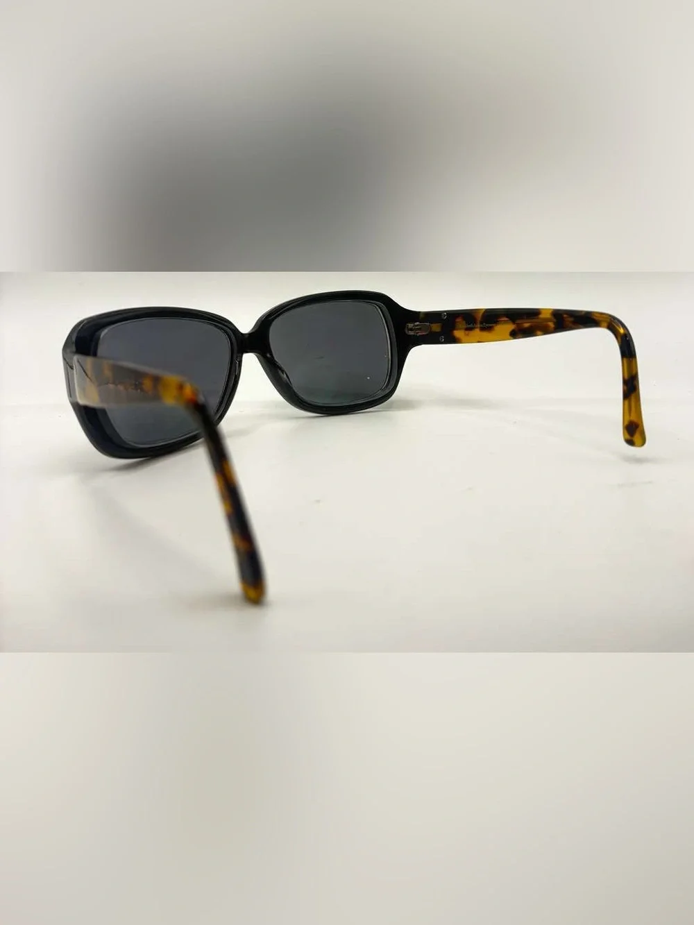 Elizabeth Arden listing pair