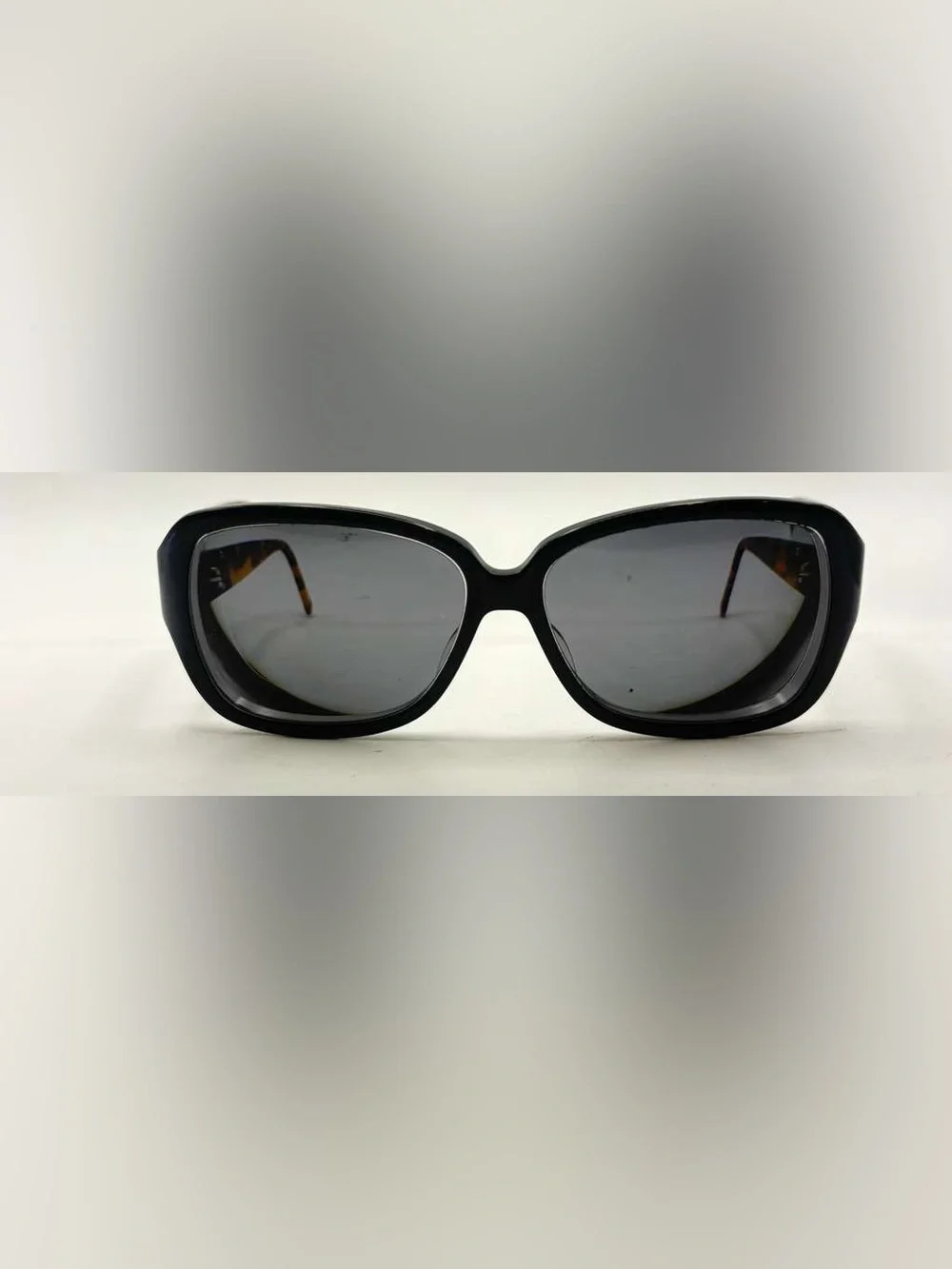 Elizabeth Arden listing pair