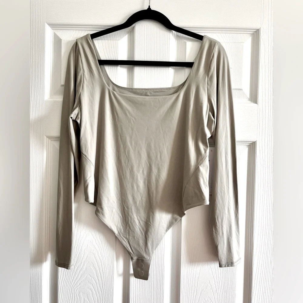NWT Lululemon Athletica Gray (Riverstone) Square Neck Long Sleeve Bodysuit