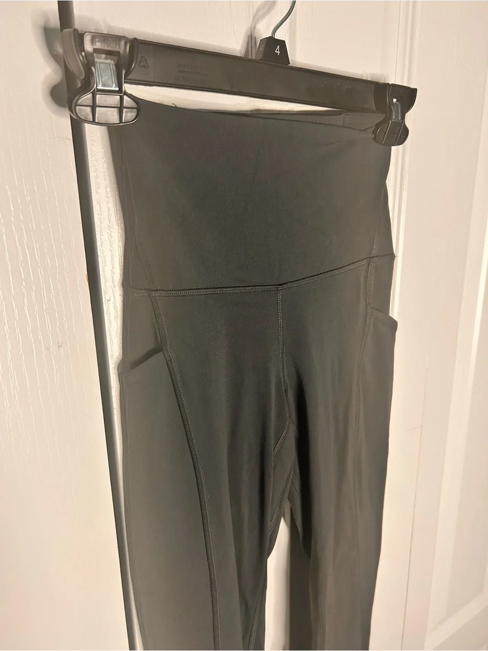 Lululemon Women’s Size 2 High-Rise Align Black Active Leggings Pockets Flaw