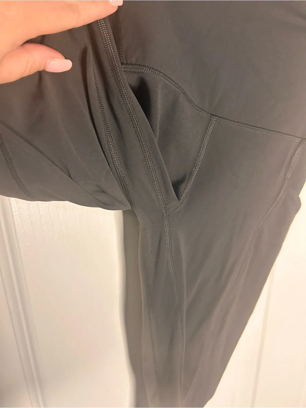 Lululemon Women’s Size 2 High-Rise Align Black Active Leggings Pockets Flaw