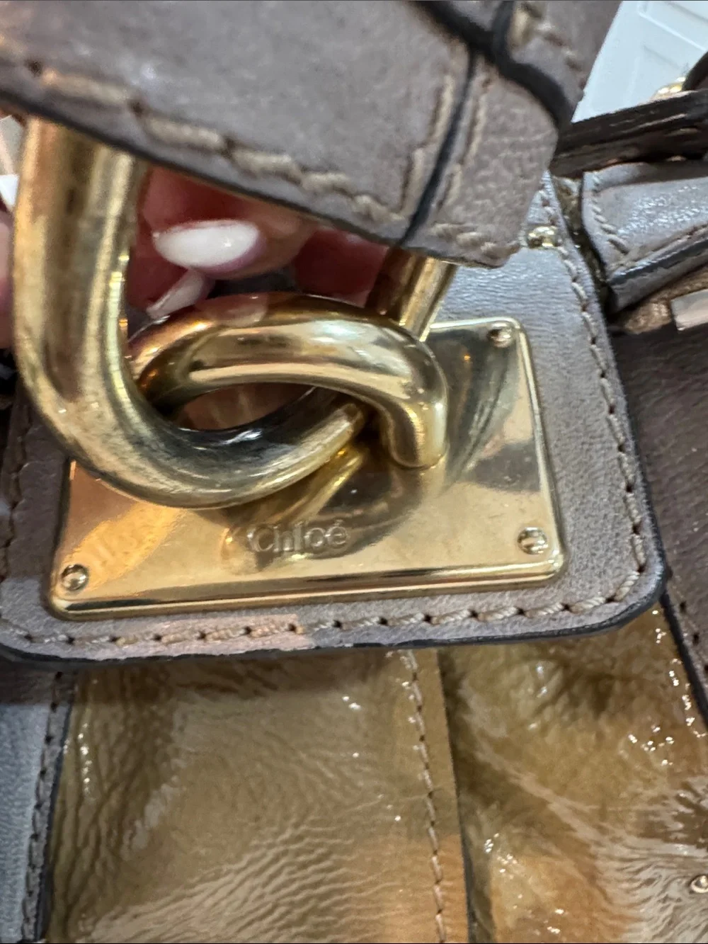Chloe decorative patent