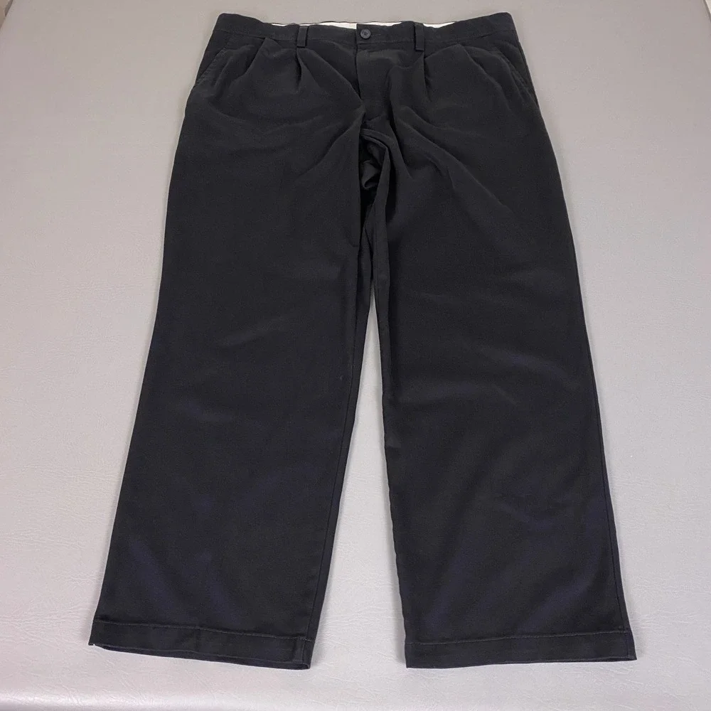Dockers Pants Men's Size 38x30 Black Classic Fit Pleated Chino Stretch EUC