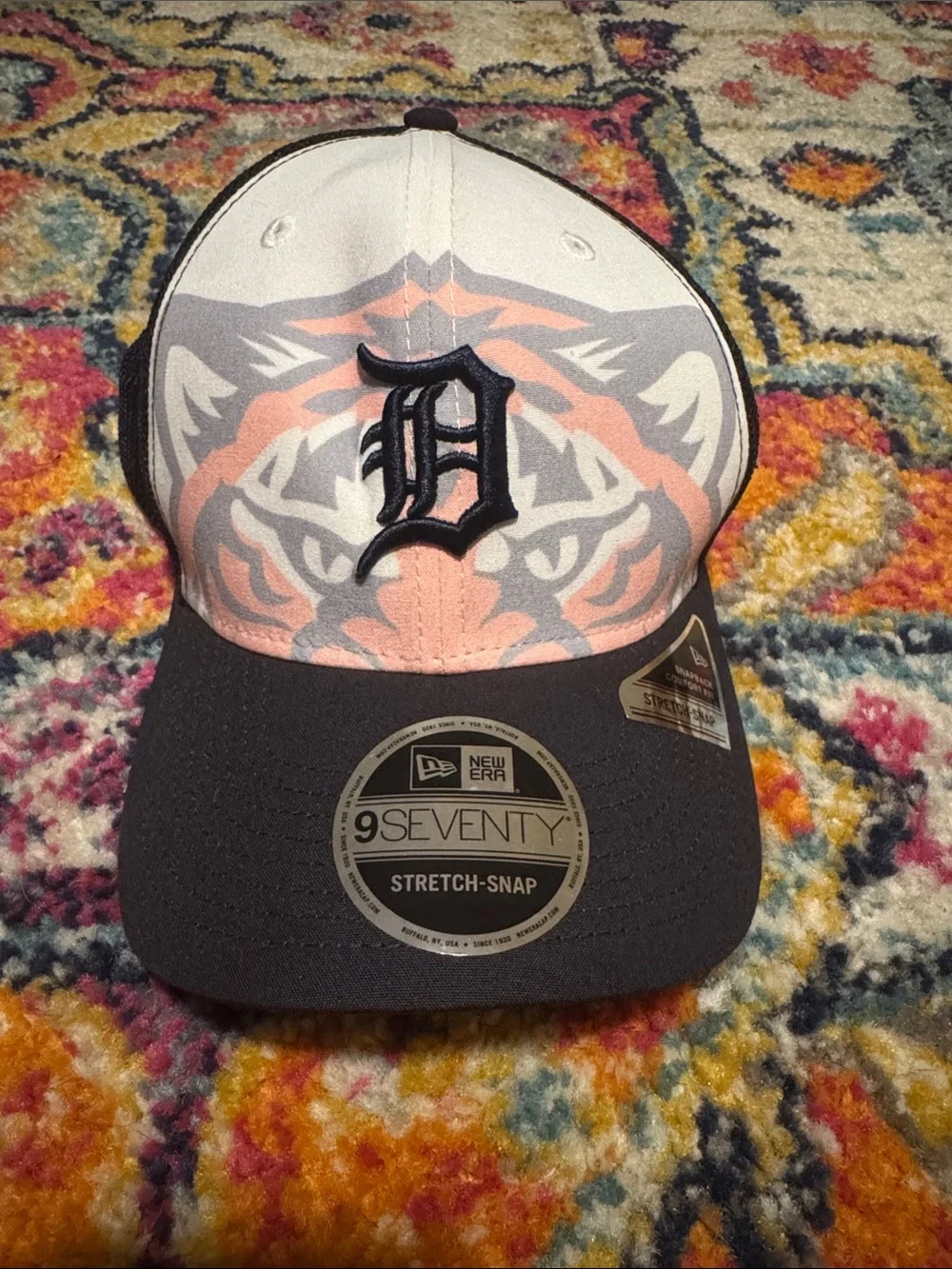 New Era White/Orange/Black Detroit Tigers Tiger Graphic Snapback