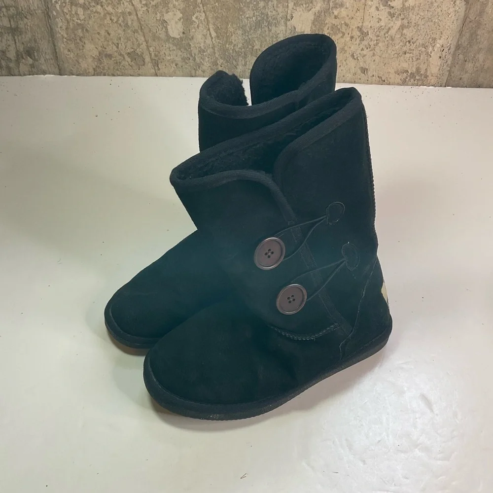Lamo black suede