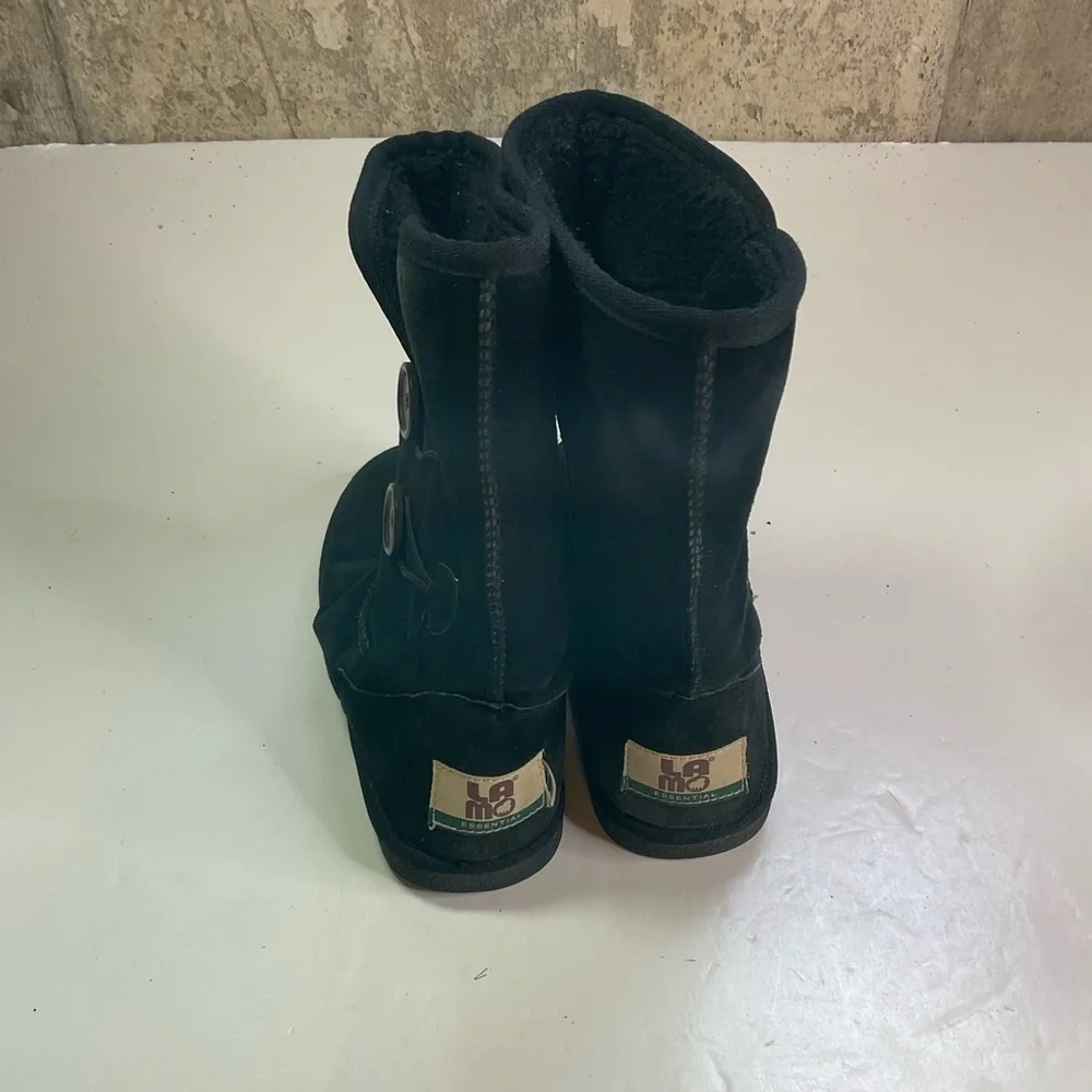 Lamo black suede