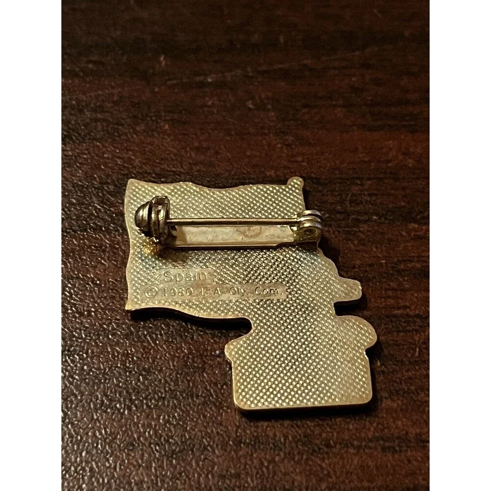 Coca Cola front pin