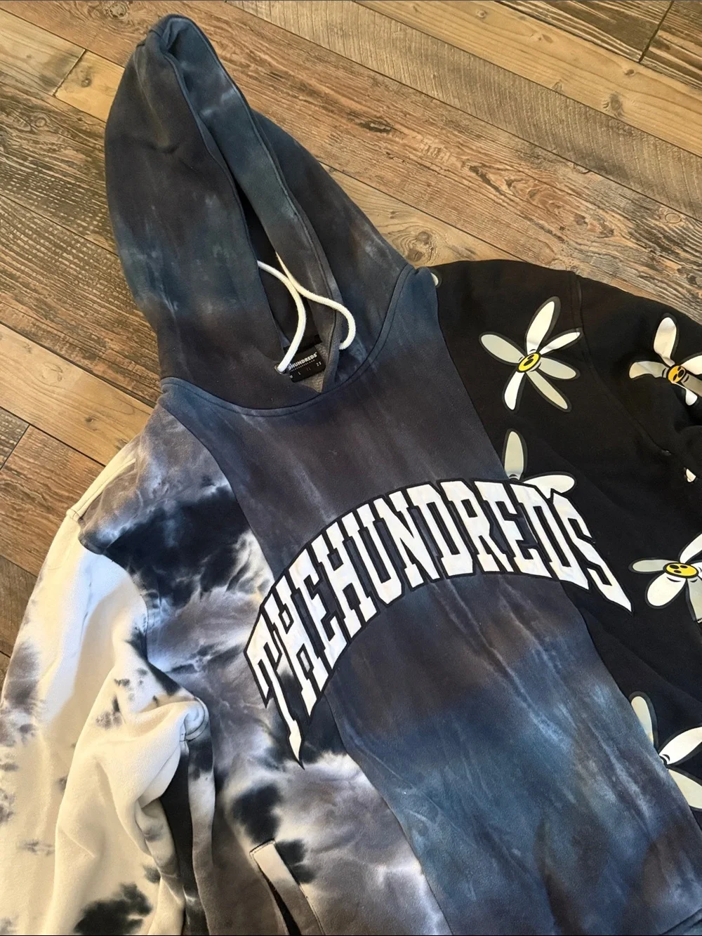 The Hundreds split tie