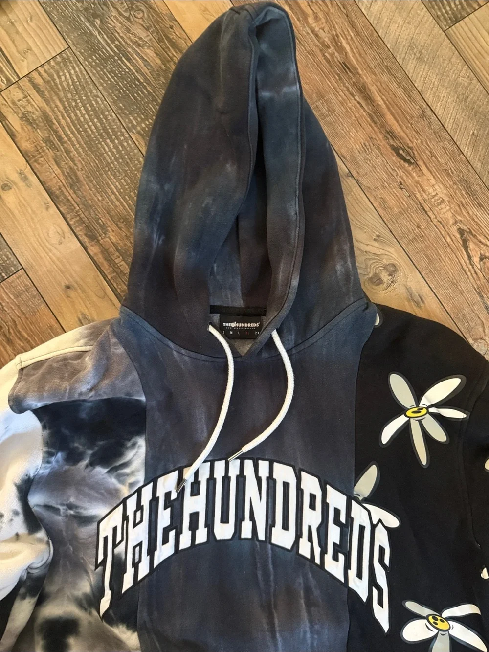 The Hundreds split tie