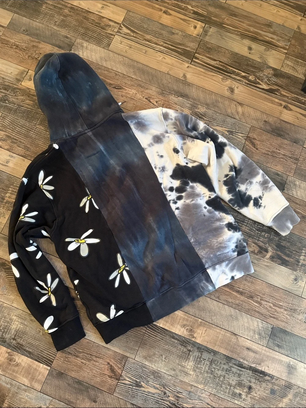 The Hundreds split tie