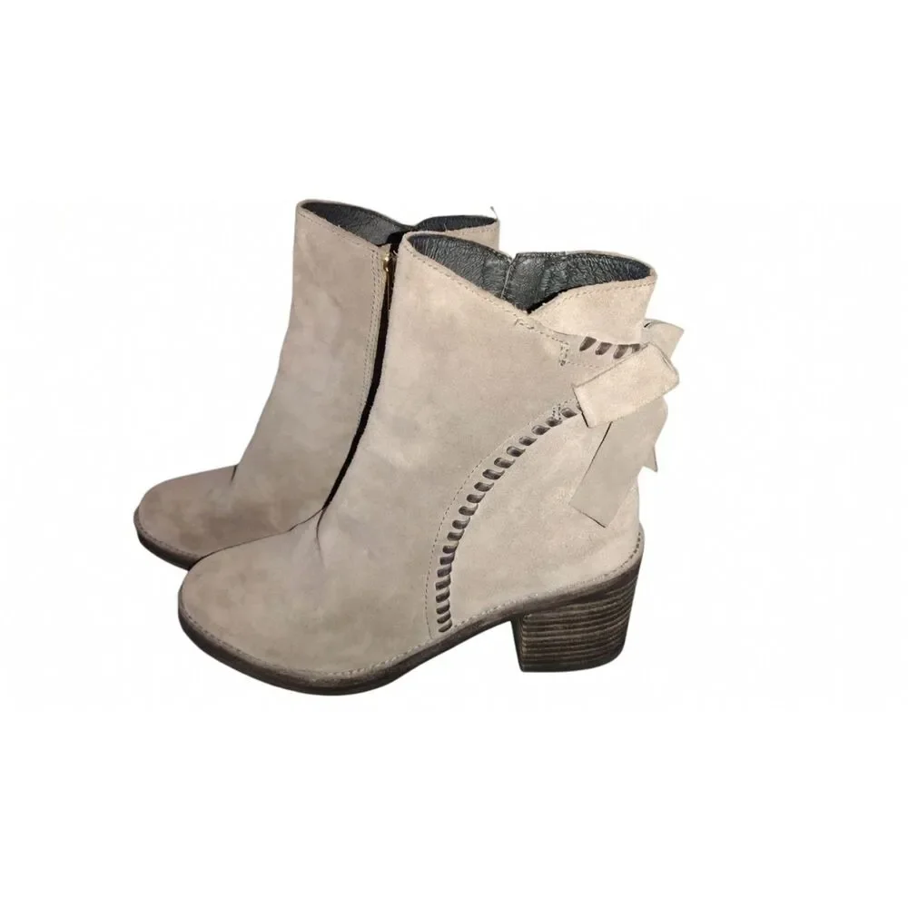 UGG authentic suede