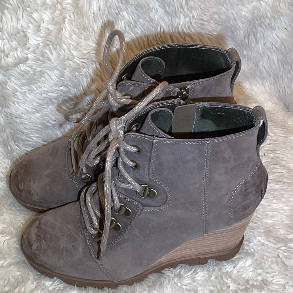 Sorel worn but