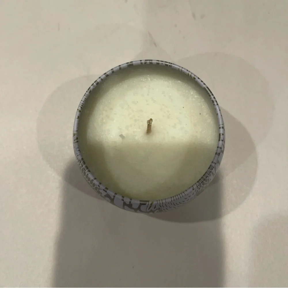 Voluspa luxurious candle