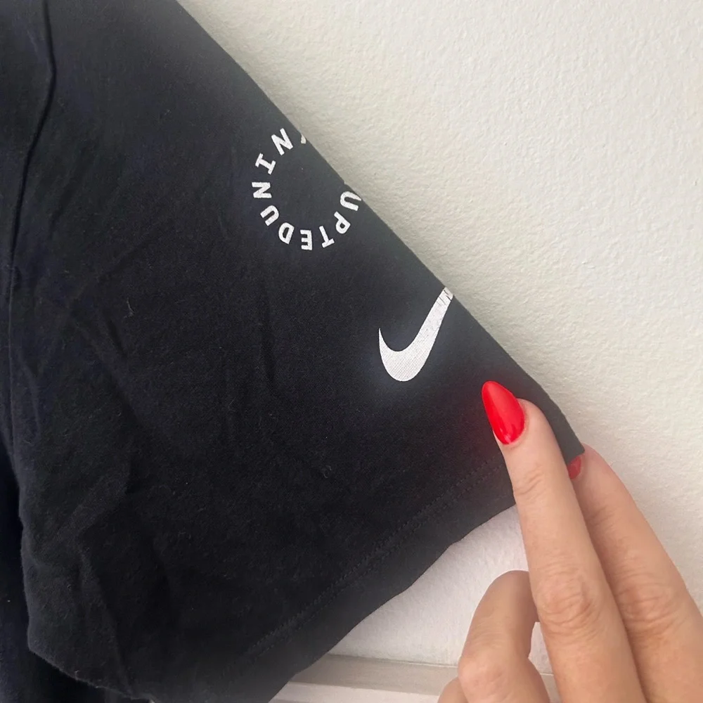 Nike bold black
