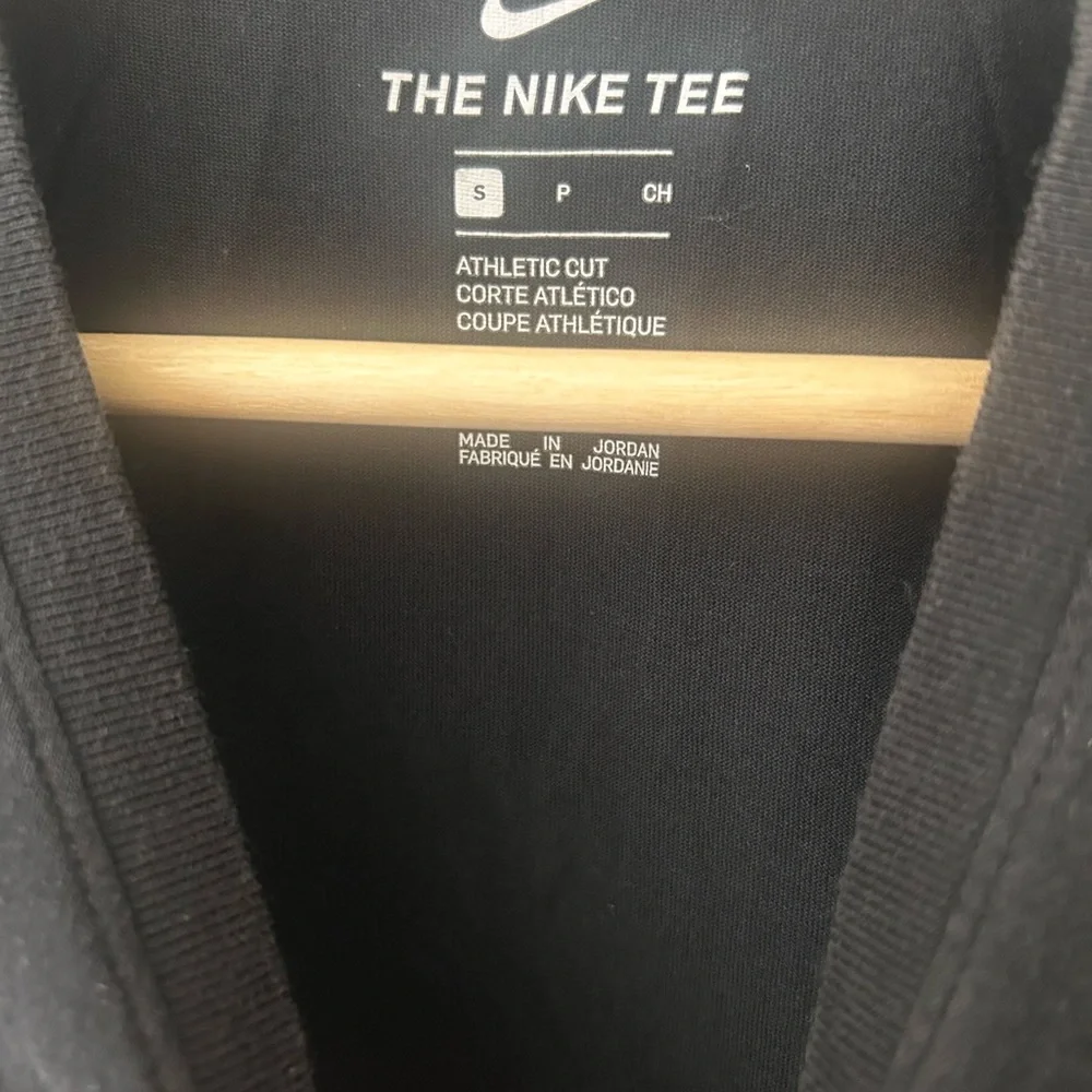 Nike bold black