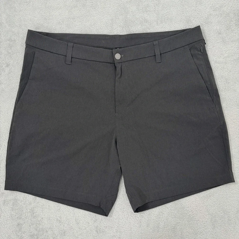 Lululemon Commission Classic Fit Ventlight Shorts Mens 38 Gray 7