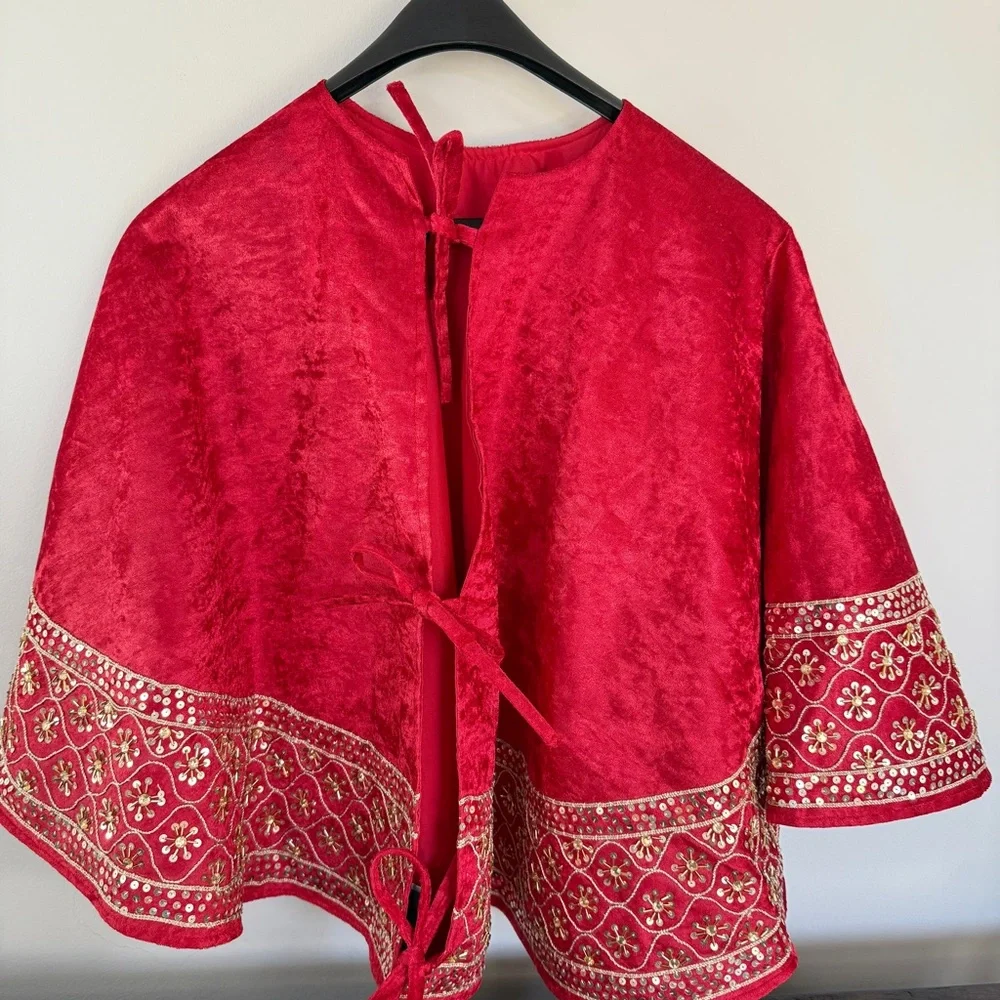 Tahari red gold
