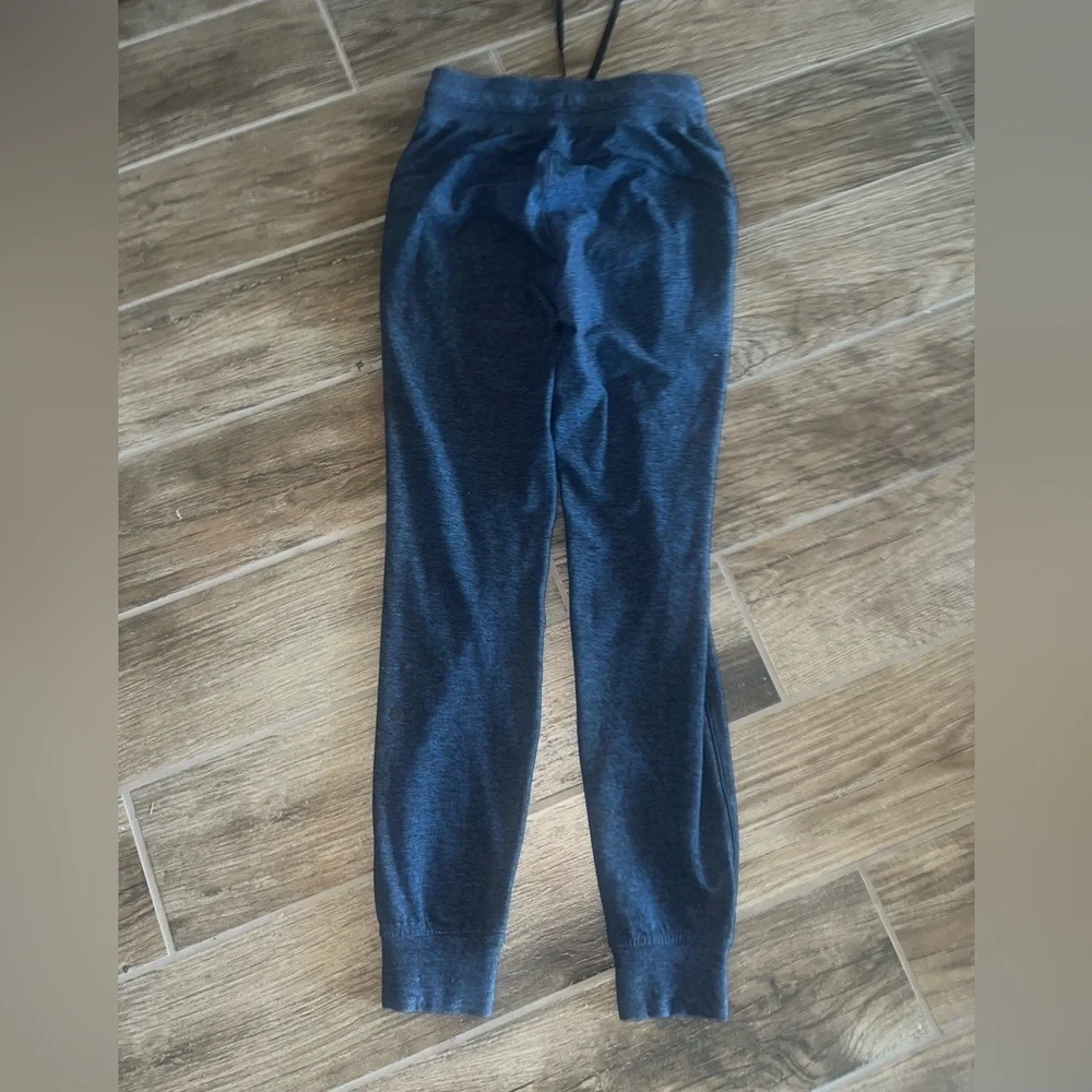 lululemon athletica excellent size