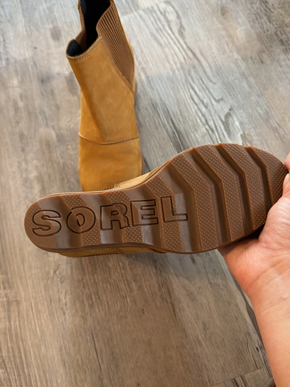 Sorel Women's Wedge Chelsea Boot in Camel/Tan