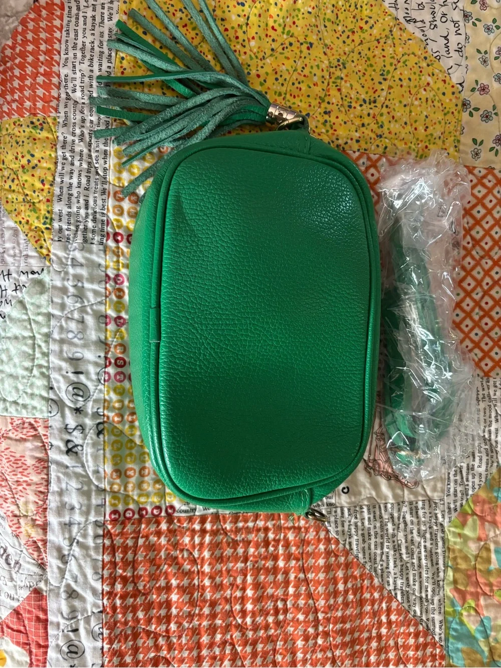 Beautiful Takeasy Italian leather green crossbody
