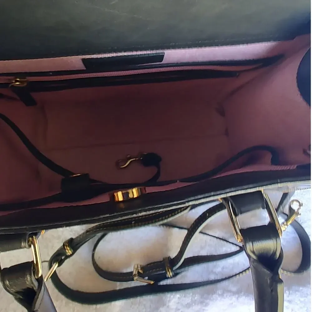 Dooney & Bourke we re