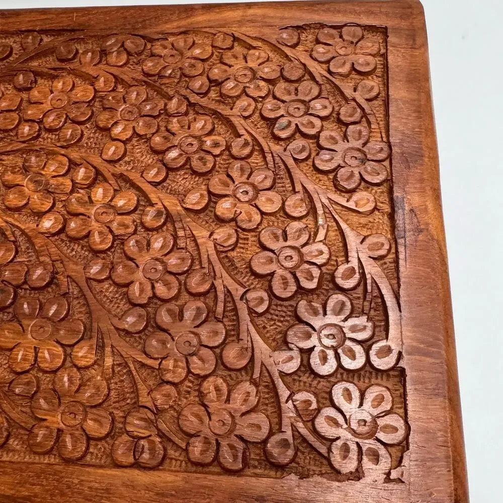 None and/or Unknown hand carved