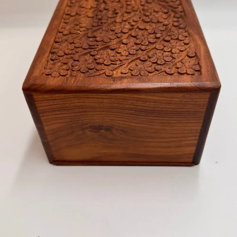 None and/or Unknown hand carved