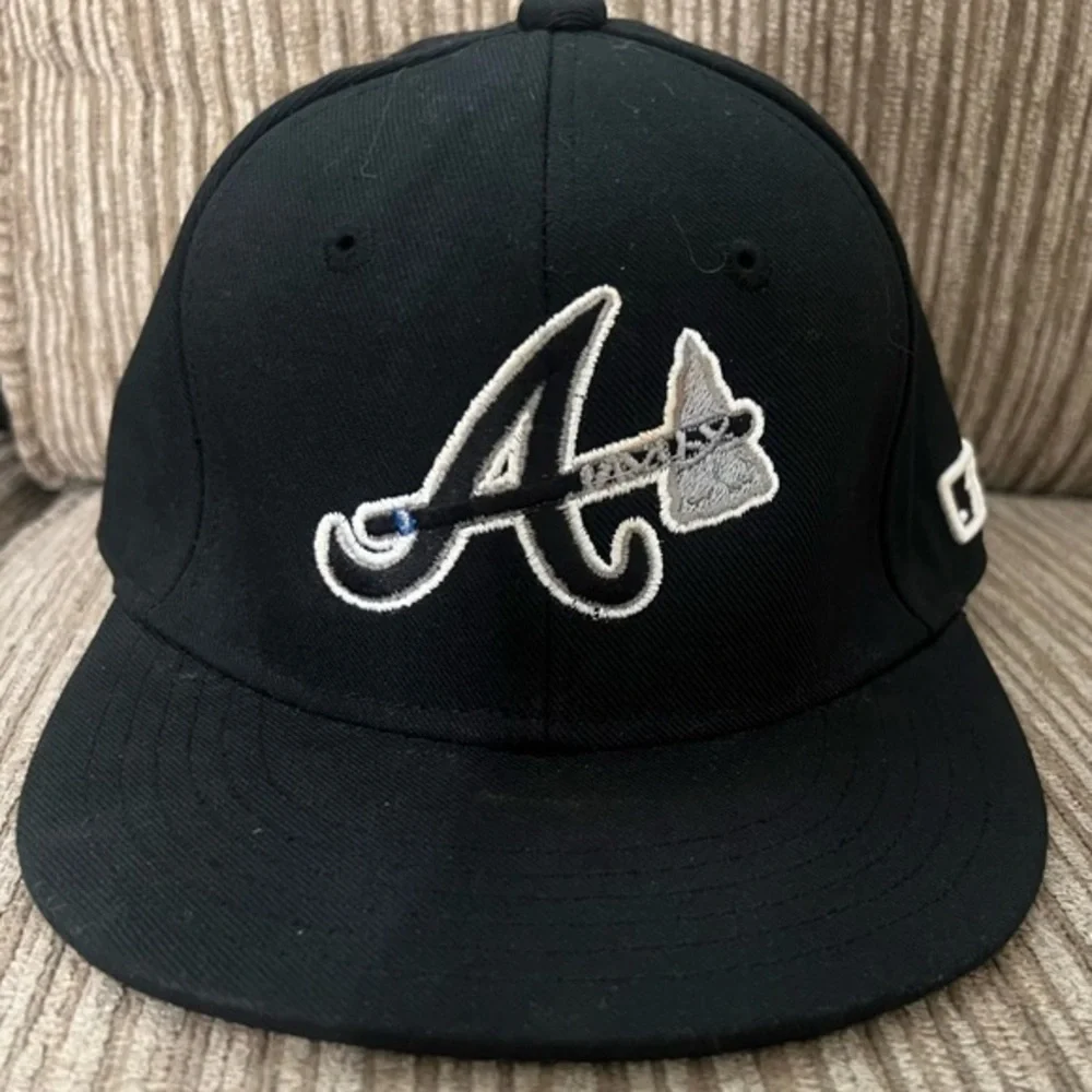 Atlanta Braves Kids MLB Elite Series Black Cap Size 6 5/8