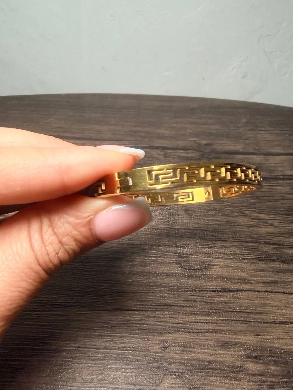 N/A elegant gold