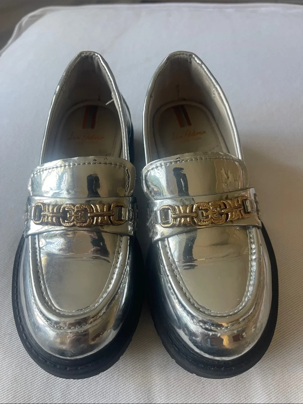 SAM EDELMAN NEW YORK Girls Size 11 Metallic Silver Loafer  w/ Gold Chain Detail