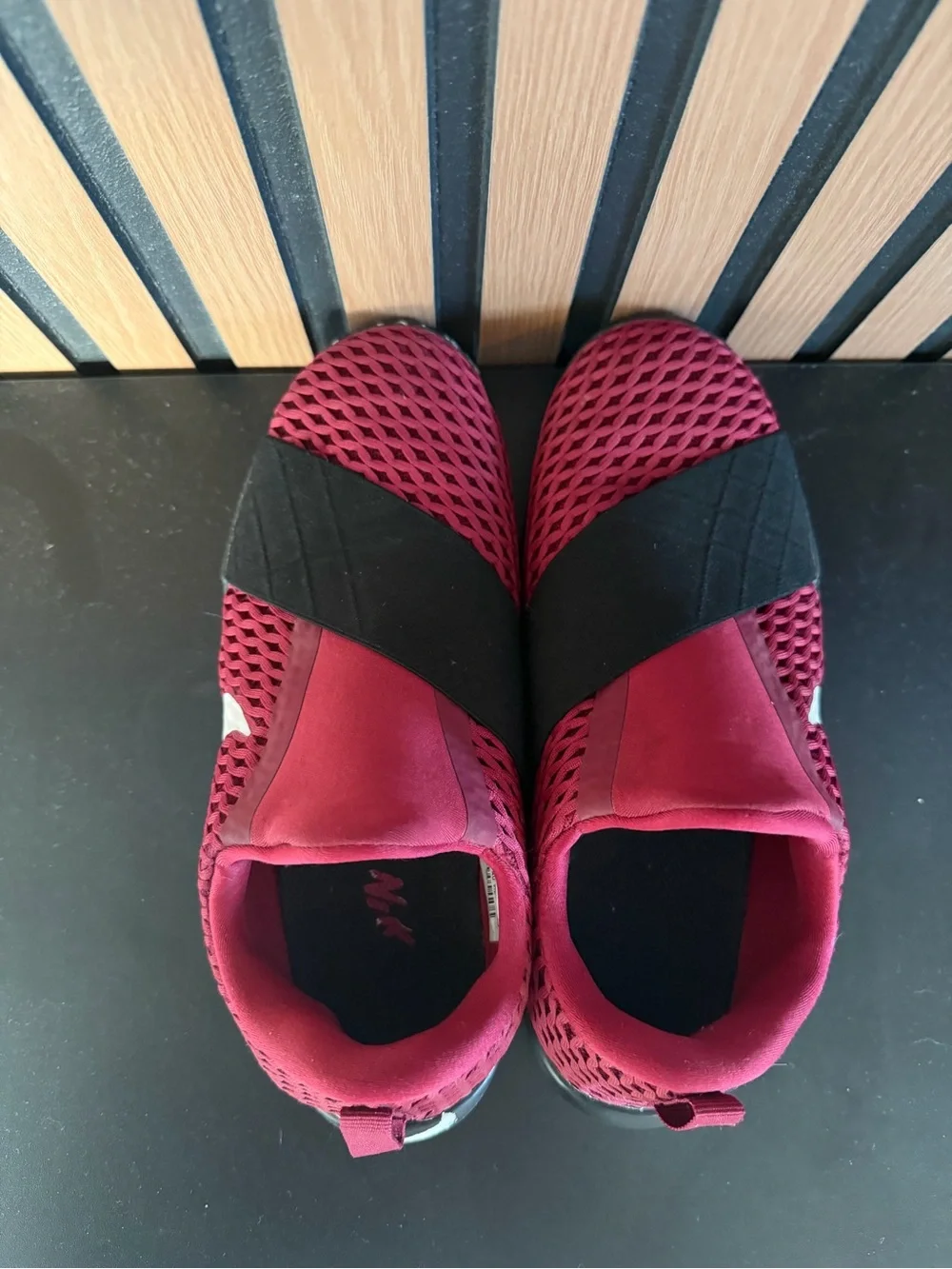 Nike slip design