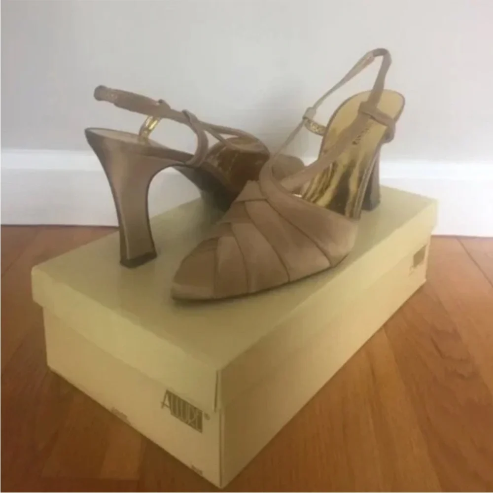 Allure gold pointed
