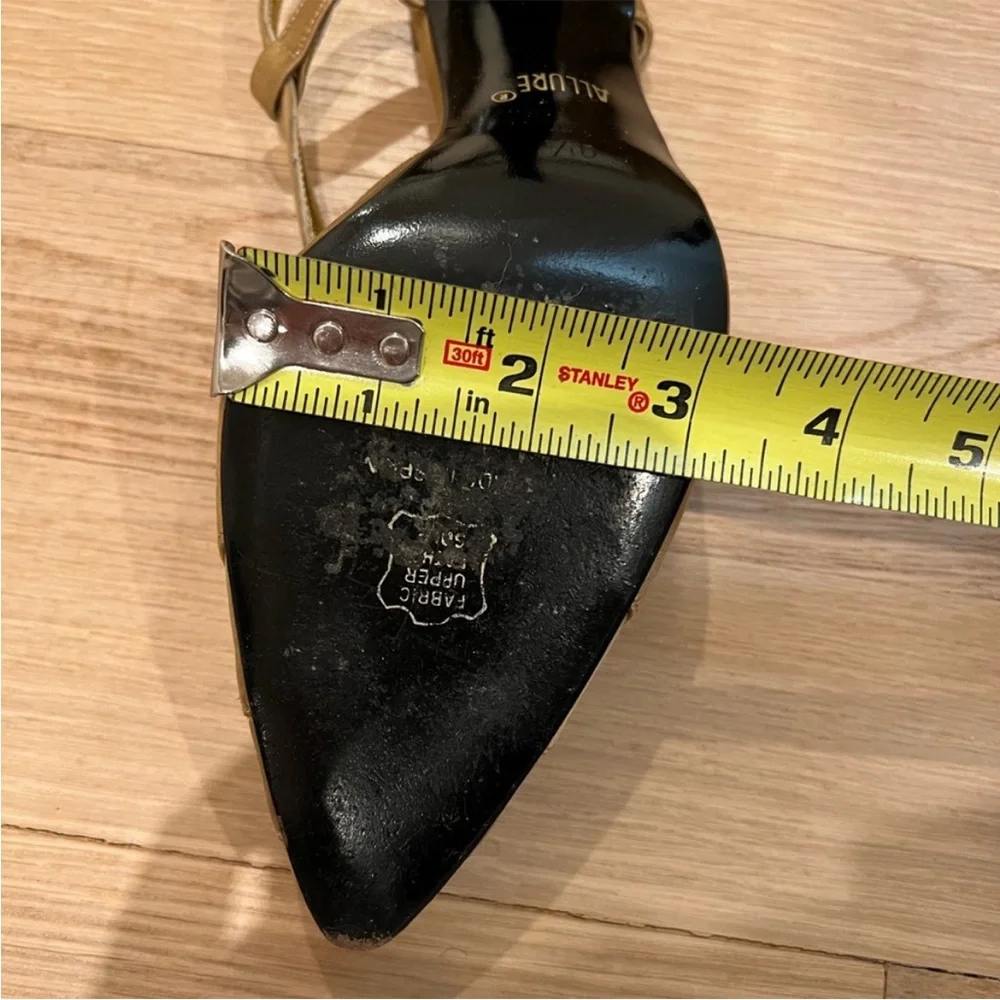 Allure gold pointed